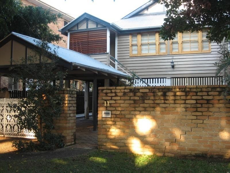 11 Chelmsford Avenue, Lutwyche QLD 4030