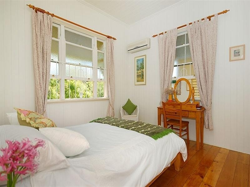 33 Sixth Avenue, Kedron QLD 4031