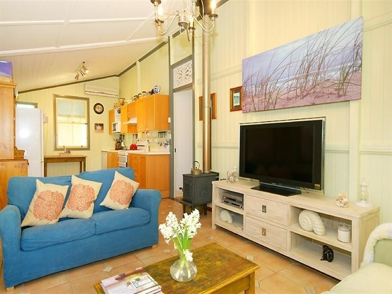 33 Sixth Avenue, Kedron QLD 4031