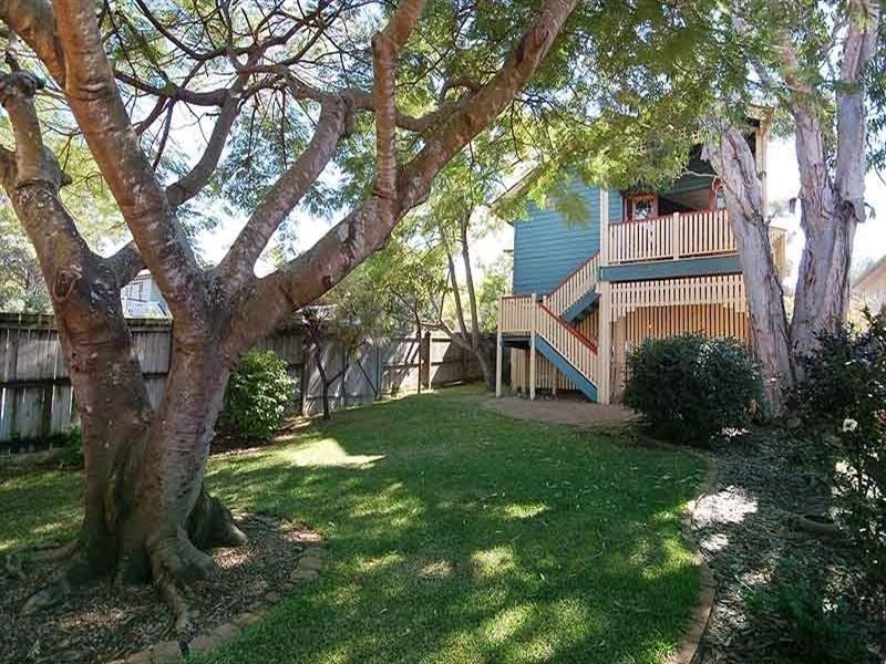 33 Sixth Avenue, Kedron QLD 4031