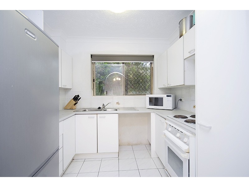 2/16 Suez Street, Gordon Park QLD 4031