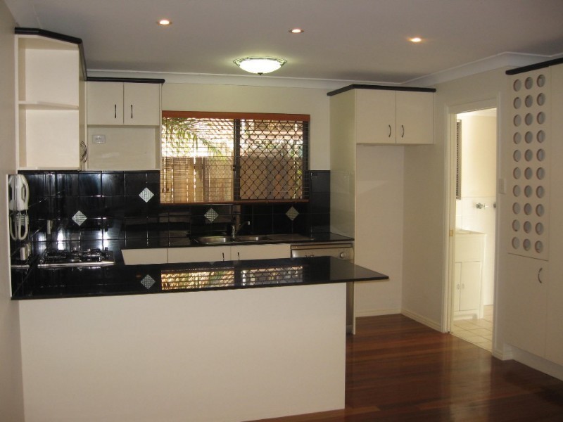 2/6 Emerald Street, Kedron QLD 4031