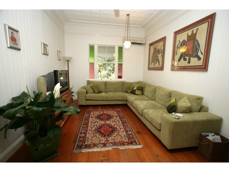 2 Fairleigh Street, Windsor QLD 4030