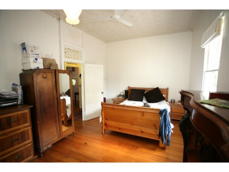 2 Fairleigh Street, Windsor QLD 4030