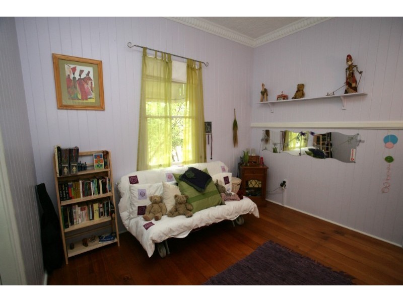 2 Fairleigh Street, Windsor QLD 4030