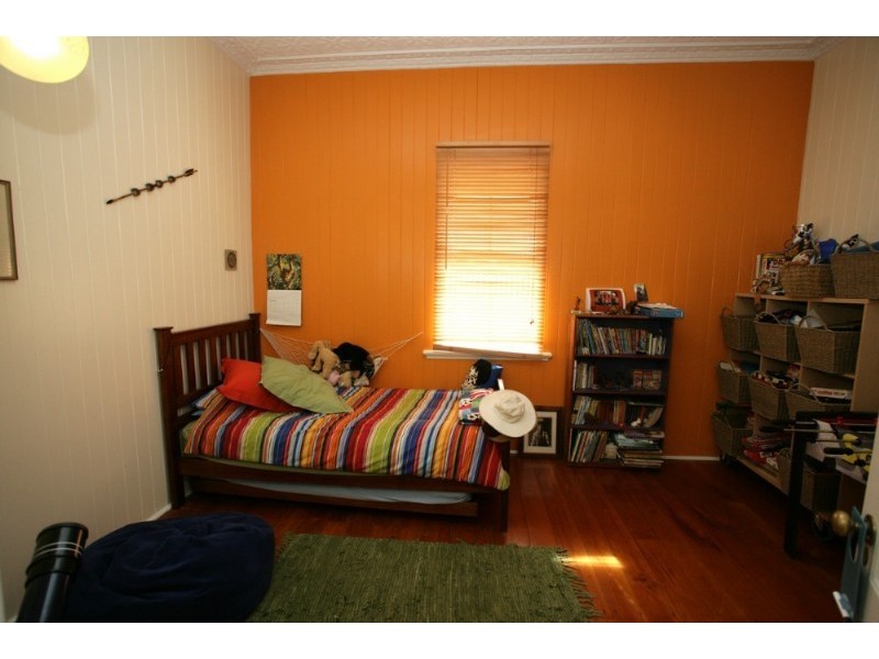 2 Fairleigh Street, Windsor QLD 4030