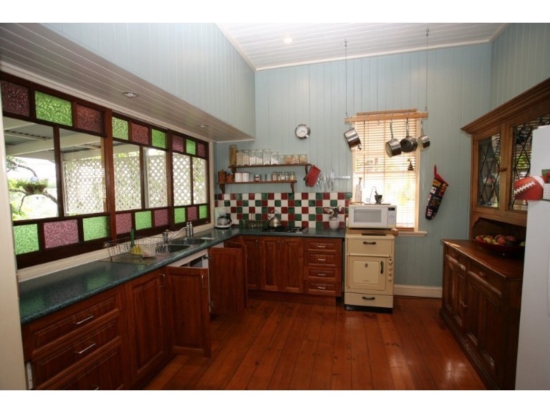 2 Fairleigh Street, Windsor QLD 4030