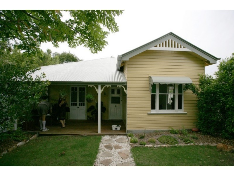 2 Fairleigh Street, Windsor QLD 4030