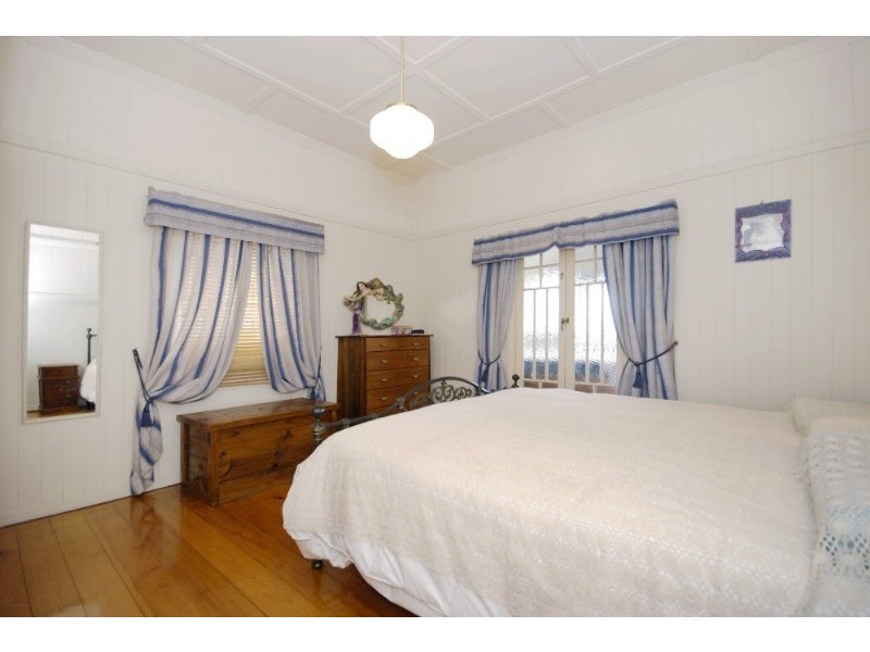 36 Glenfern Avenue, Kedron QLD 4031