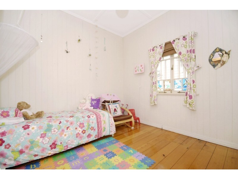 36 Glenfern Avenue, Kedron QLD 4031