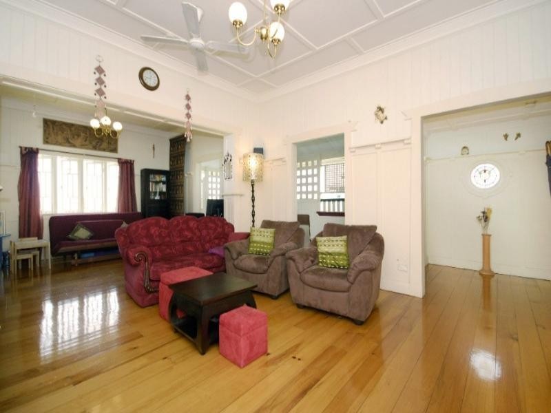 36 Glenfern Avenue, Kedron QLD 4031