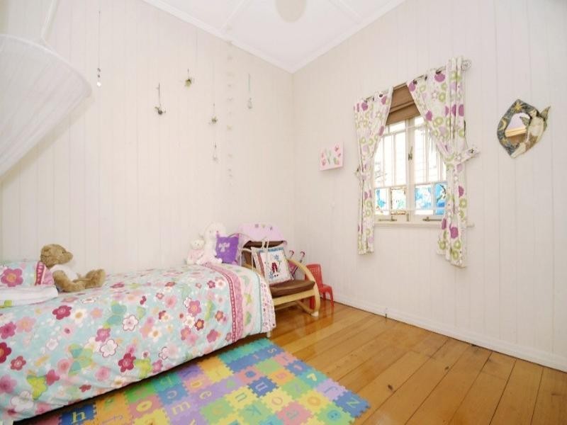 36 Glenfern Avenue, Kedron QLD 4031