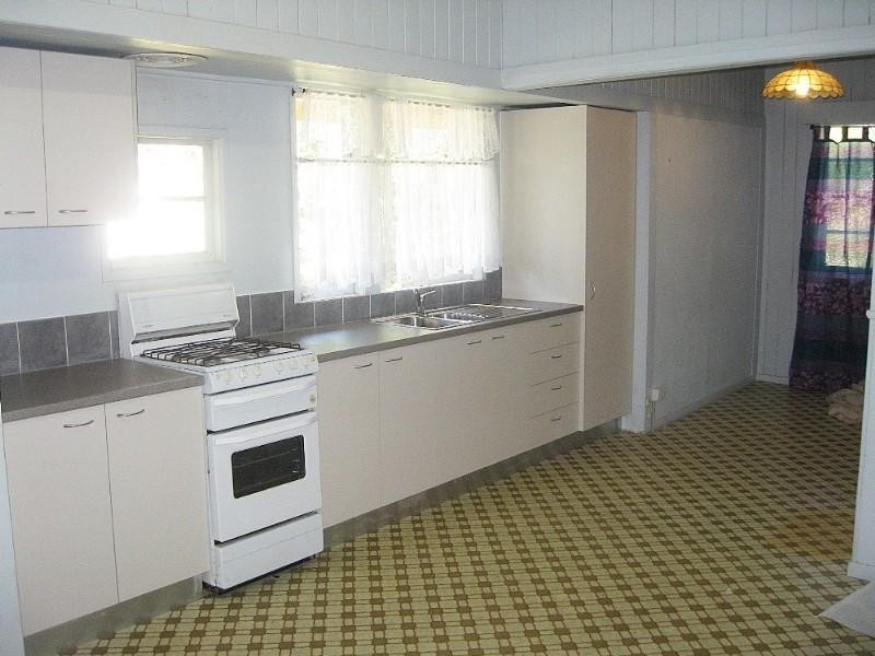 12 Howard Street, Grange QLD 4051