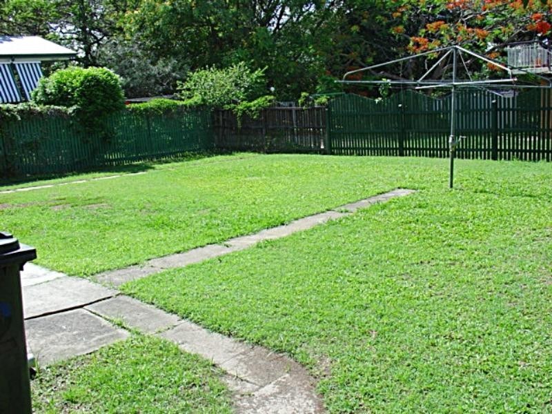 12 Howard Street, Grange QLD 4051