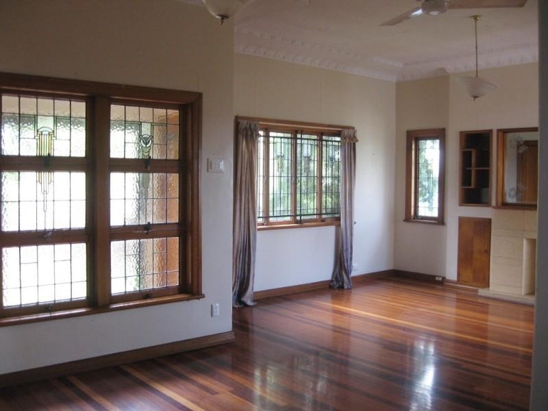 17 Bearsden Avenue, Newmarket QLD 4051