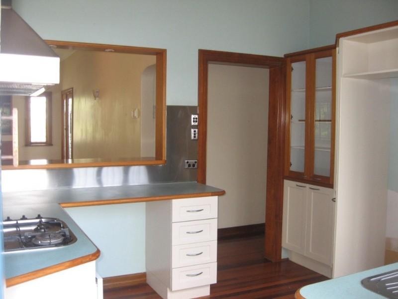 17 Bearsden Avenue, Newmarket QLD 4051