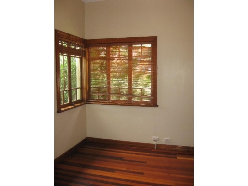 17 Bearsden Avenue, Newmarket QLD 4051