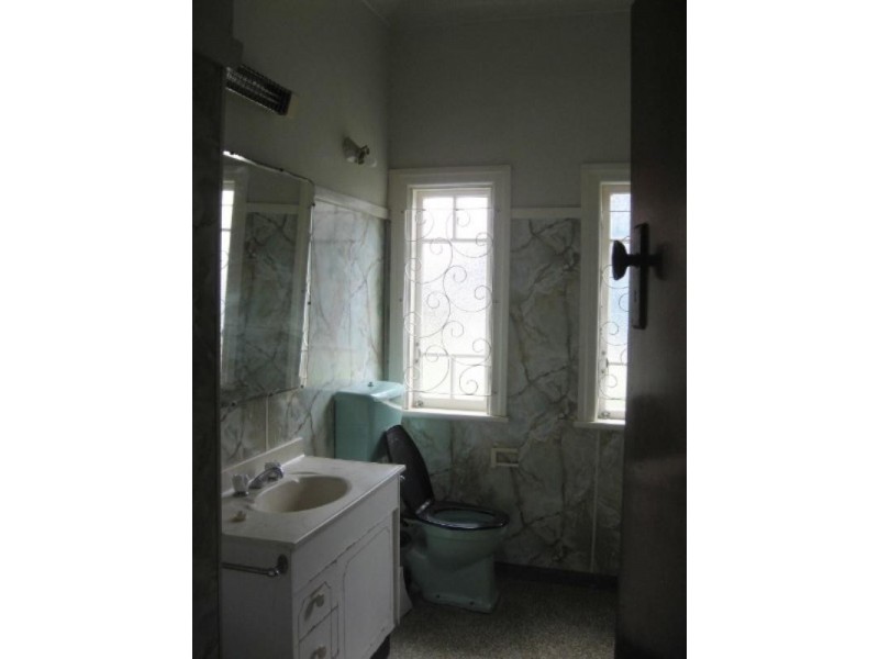 17 Bearsden Avenue, Newmarket QLD 4051