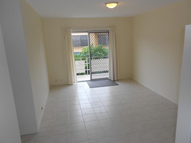 2/49 Aberleigh Road, Herston QLD 4006