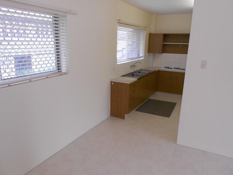 2/49 Aberleigh Road, Herston QLD 4006