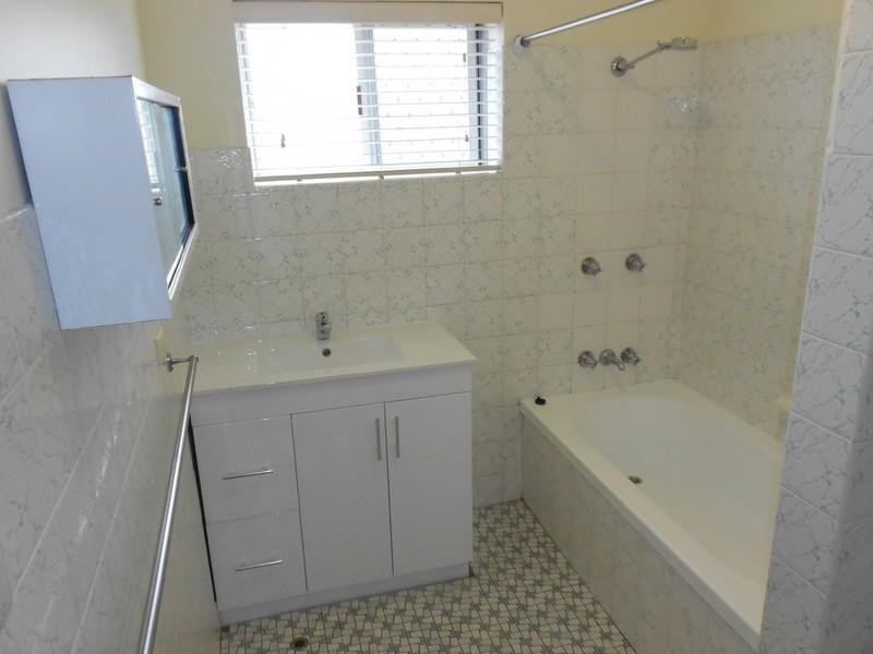 2/49 Aberleigh Road, Herston QLD 4006