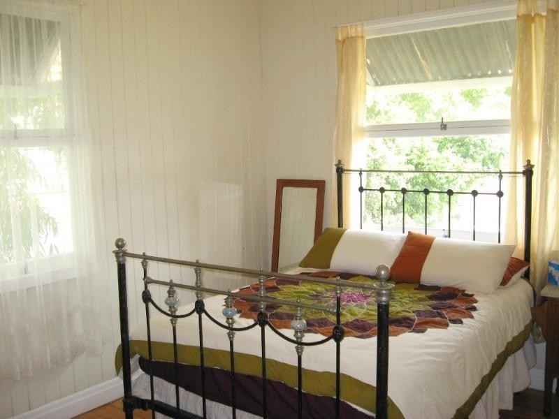 33 Fifth Avenue, Kedron QLD 4031