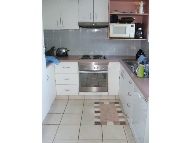 8/41 Erneton Street, Newmarket QLD 4051