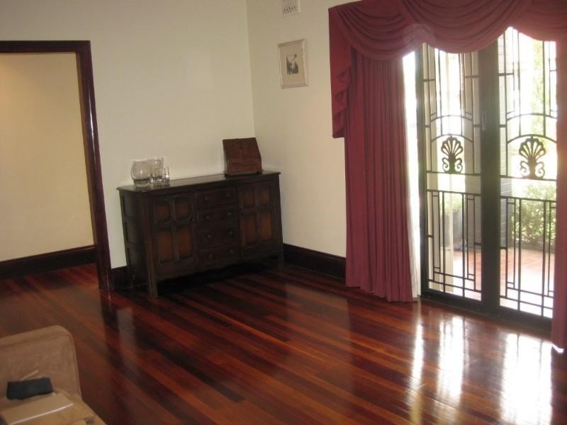 33 Parkdale Street, Kedron QLD 4031