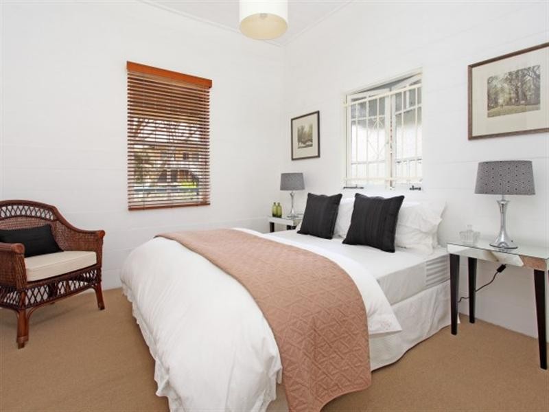 54 Stoneleigh Street, Albion QLD 4010