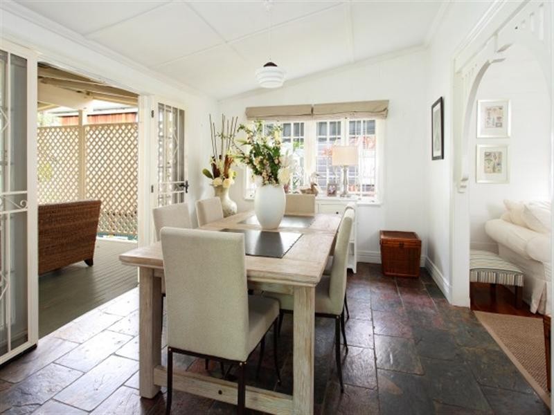 54 Stoneleigh Street, Albion QLD 4010