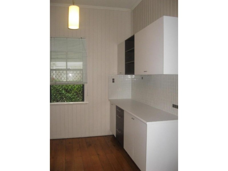 15 Sixth Avenue, Kedron QLD 4031