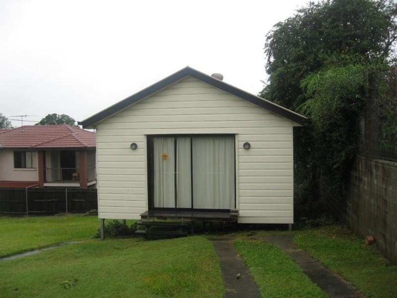 15 Sixth Avenue, Kedron QLD 4031