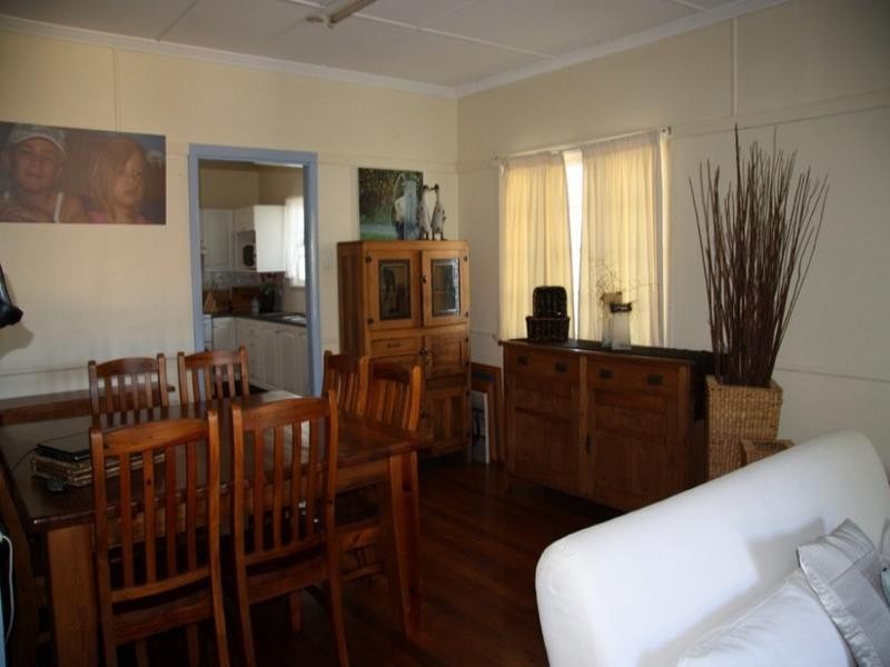 17 Mark Street, Newmarket QLD 4051