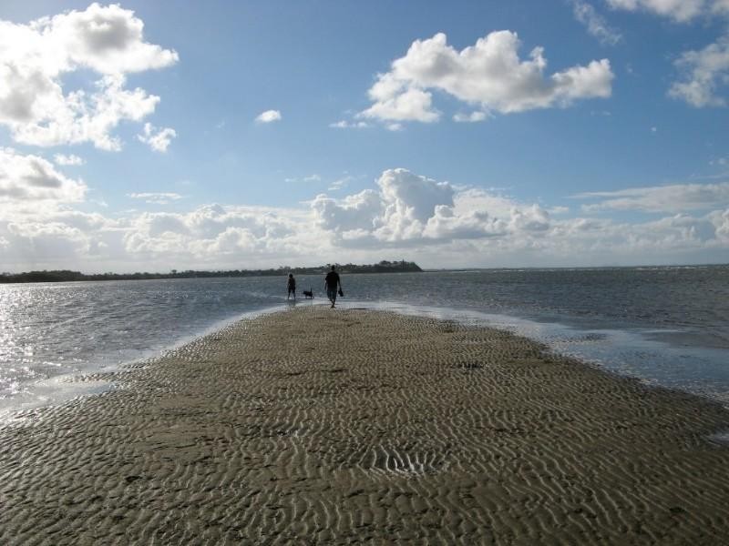 37 O’Quinn Street, Nudgee Beach QLD 4014