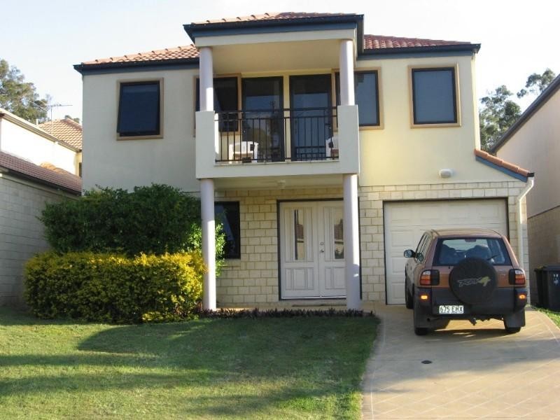 16 Estate Place, Holland Park West QLD 4121