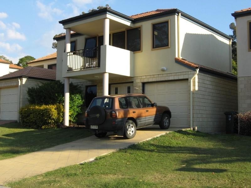 16 Estate Place, Holland Park West QLD 4121