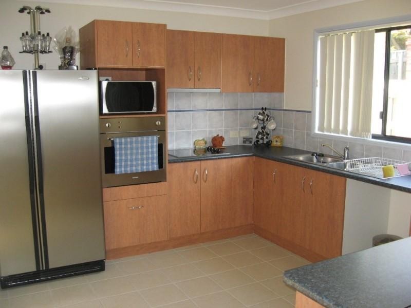 16 Estate Place, Holland Park West QLD 4121