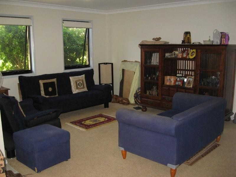 16 Estate Place, Holland Park West QLD 4121