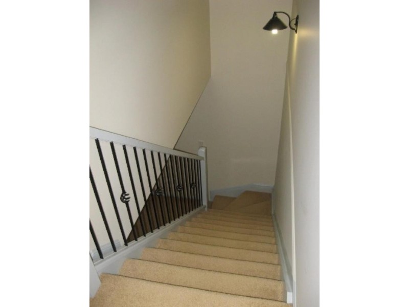 16 Estate Place, Holland Park West QLD 4121