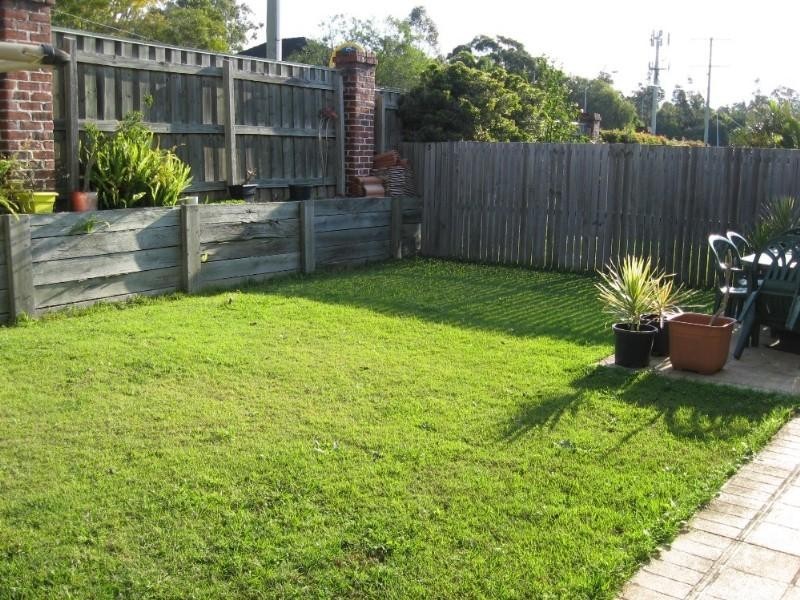 16 Estate Place, Holland Park West QLD 4121