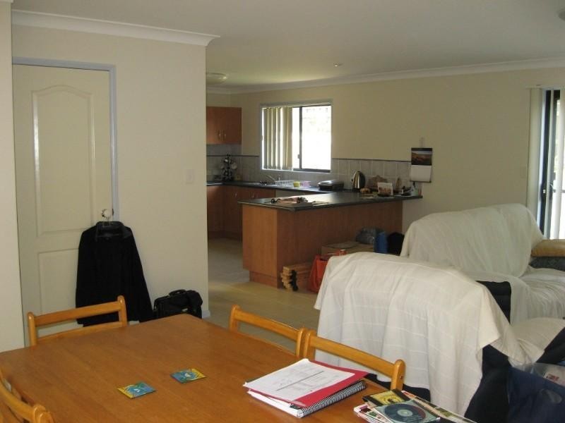 16 Estate Place, Holland Park West QLD 4121