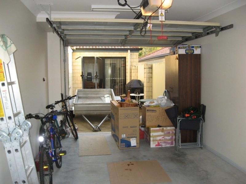 16 Estate Place, Holland Park West QLD 4121