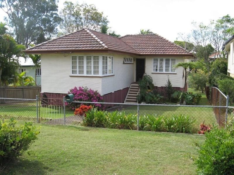 64 Tenth Avenue, Kedron QLD 4031