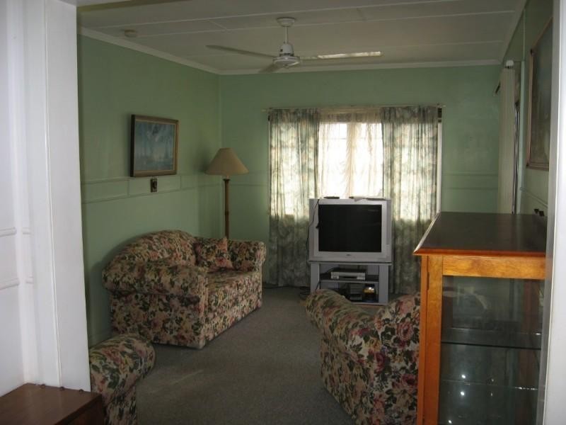 64 Tenth Avenue, Kedron QLD 4031