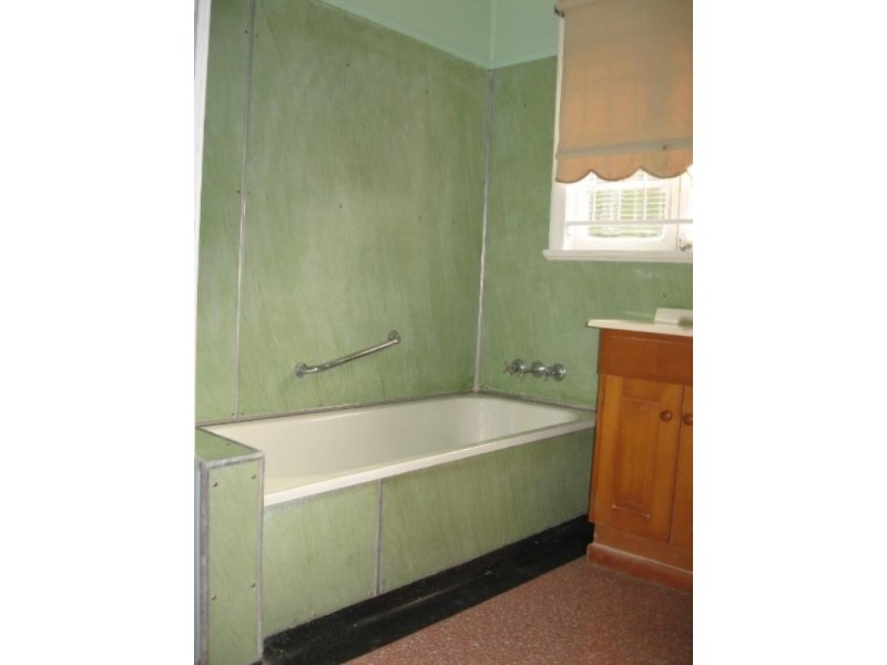 64 Tenth Avenue, Kedron QLD 4031