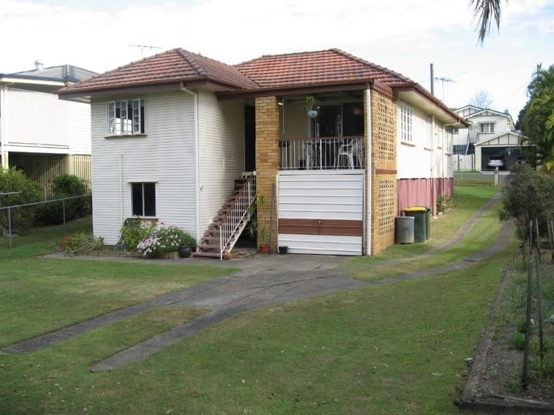 64 Tenth Avenue, Kedron QLD 4031