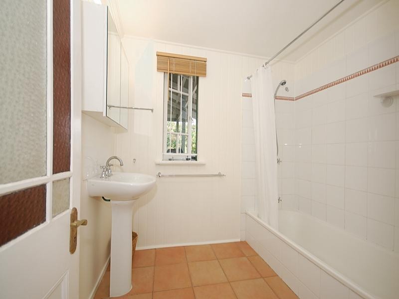 64 Gilbert Road, Lutwyche QLD 4030