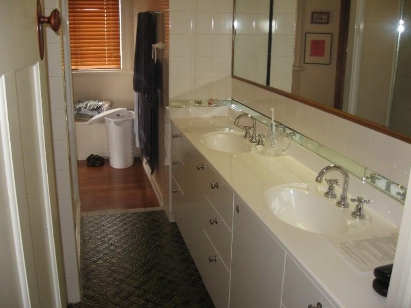 17 Dennis Street, Grange QLD 4051