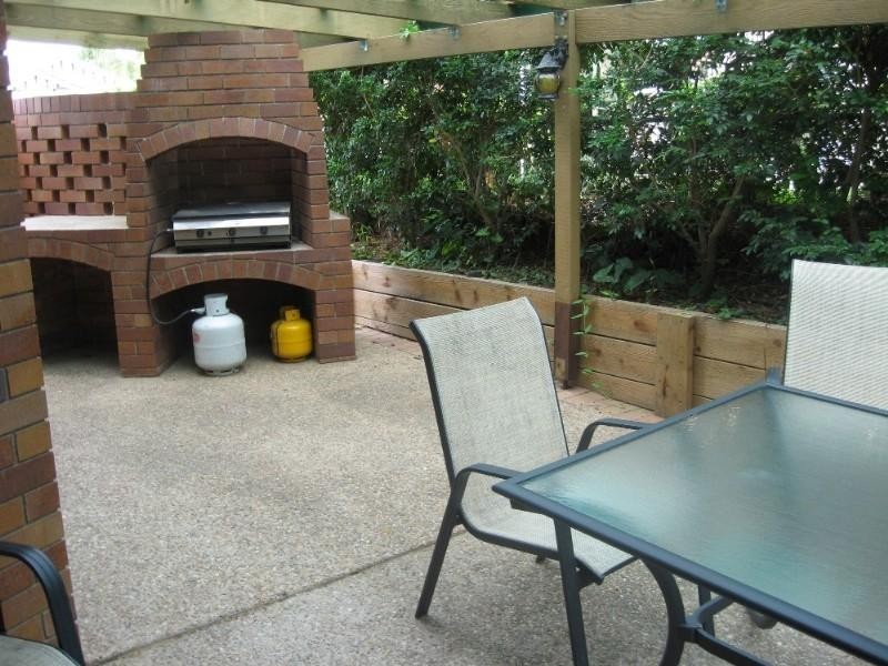 17 Dennis Street, Grange QLD 4051