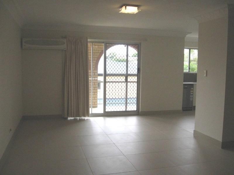 2/18 Hooker Street, Windsor QLD 4030